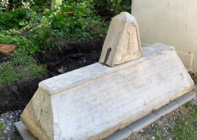 https://bisericasfantatreimecluj.ro/restaurare-monumente-funerare/